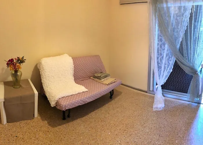 Blue Air Apartment 1Minute From Sea, 15 Min From The Airport Artemis City Center